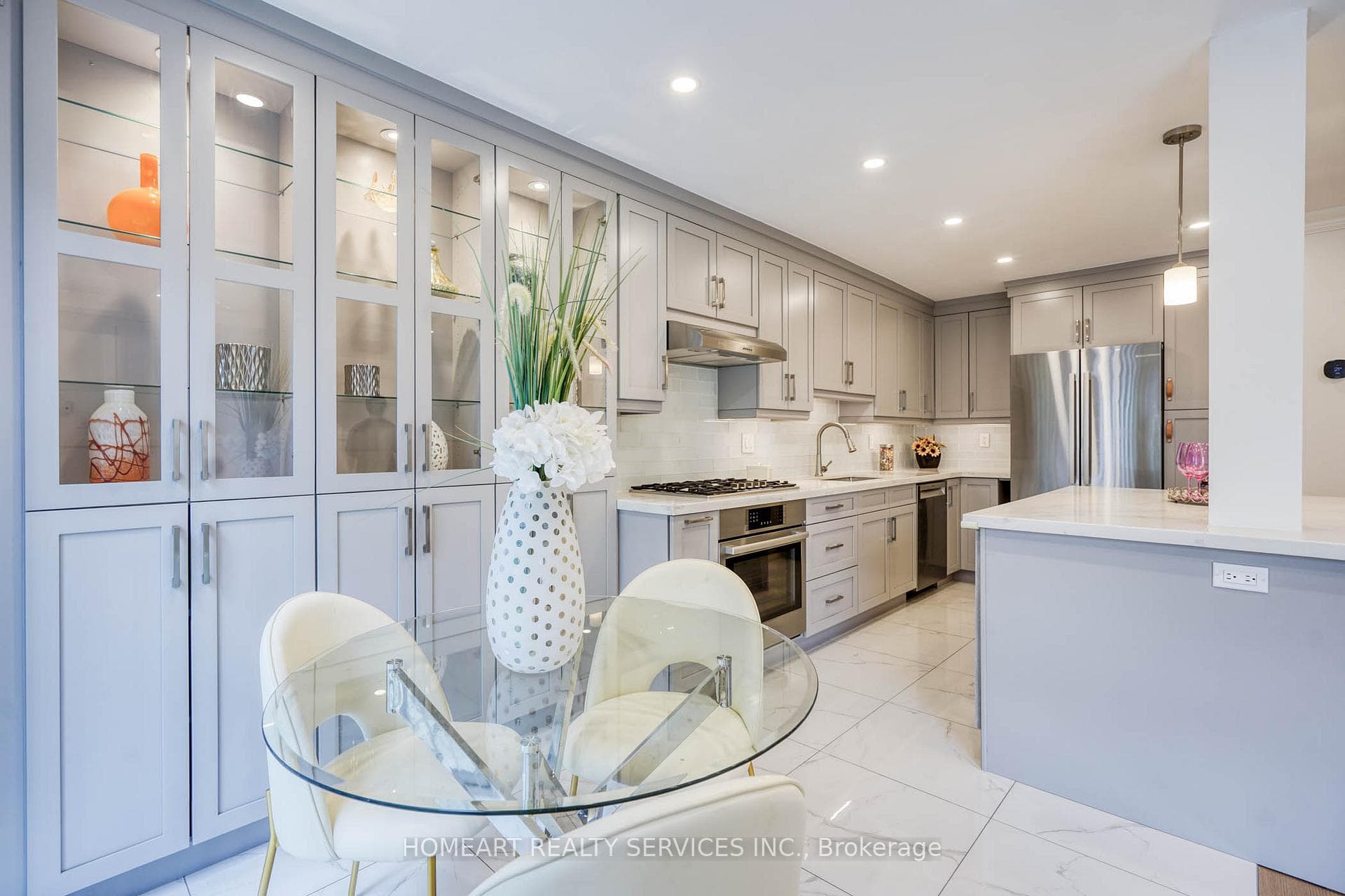2 Camelot Way photo 14