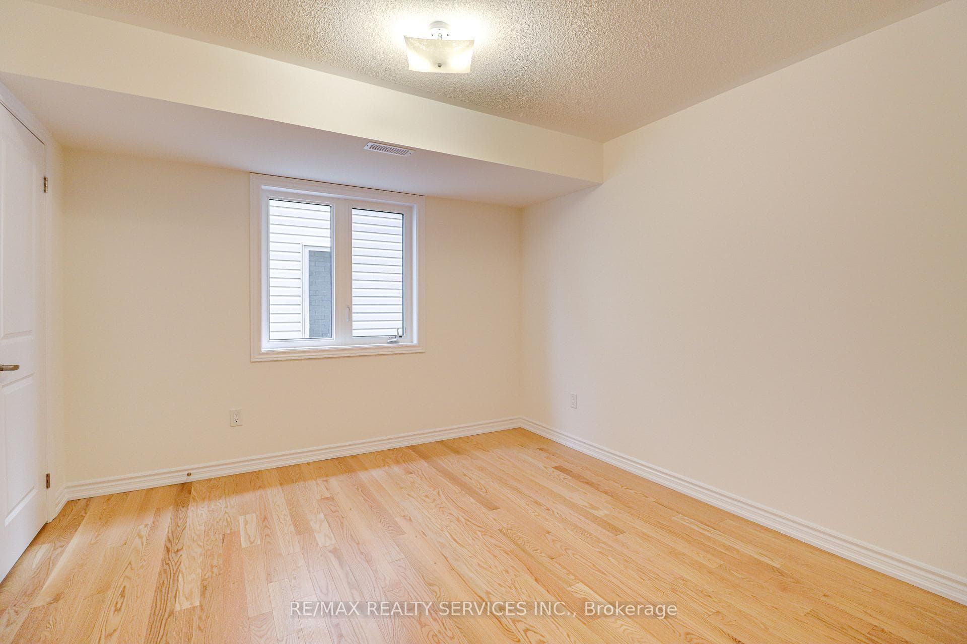 144 Terry Fox Drive Unit Upper photo 14