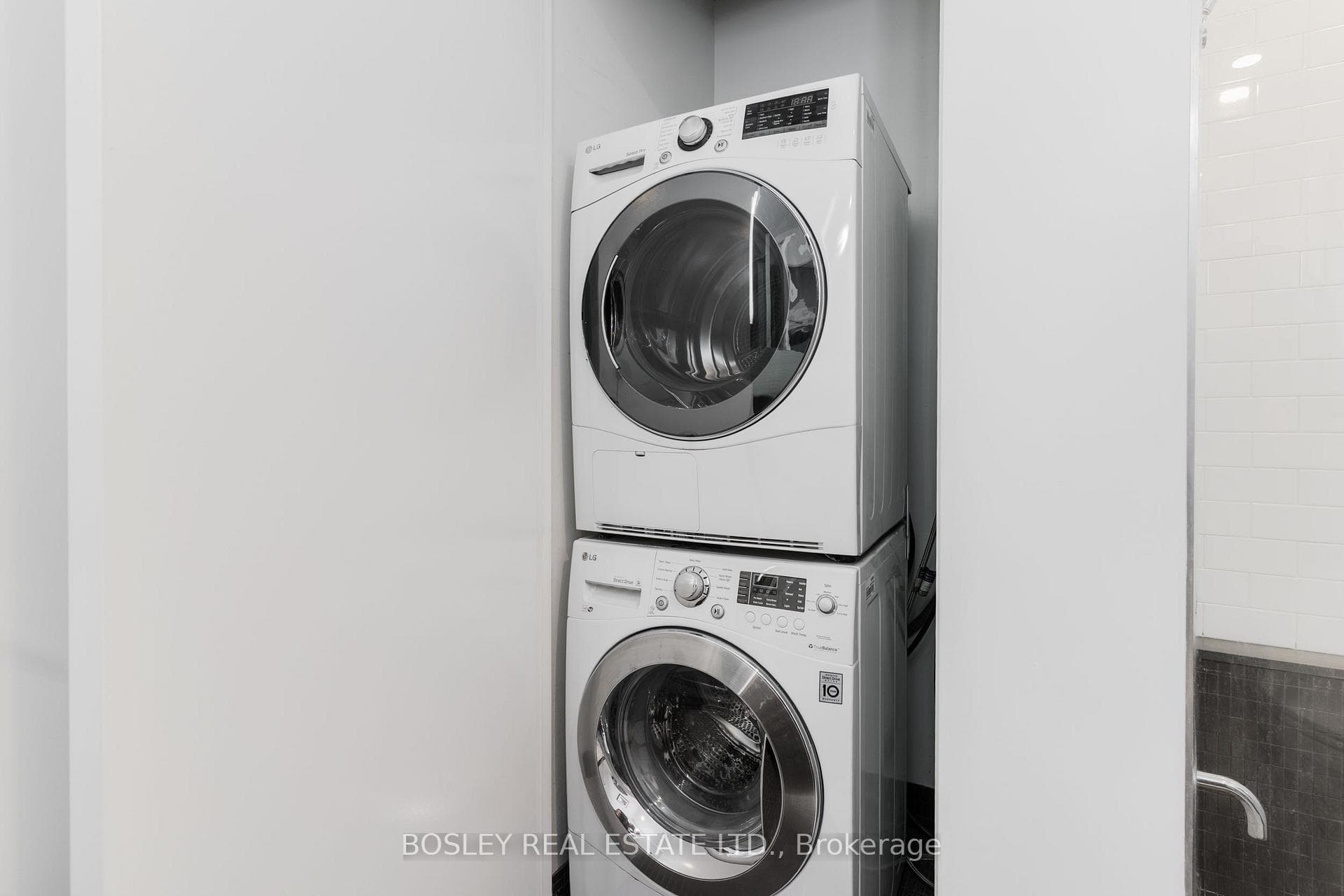8 Dovercourt Road Unit 221 photo 11