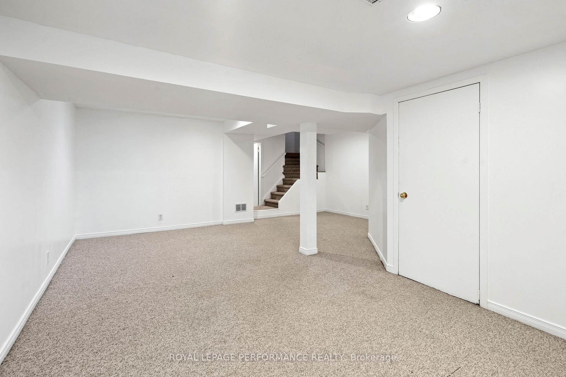 1140 Des Forets Avenue Unit 39 photo 32