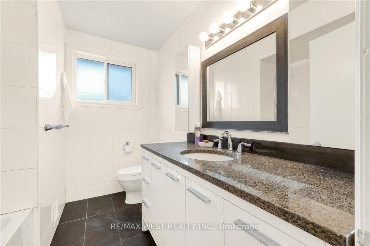 22 Goldcrest Boulevard photo 14