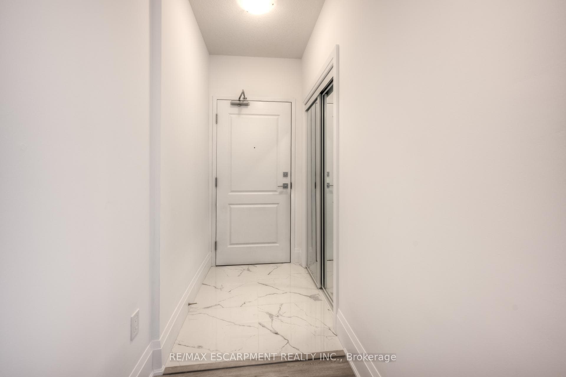 450 DUNDAS Street Unit 909 photo 7