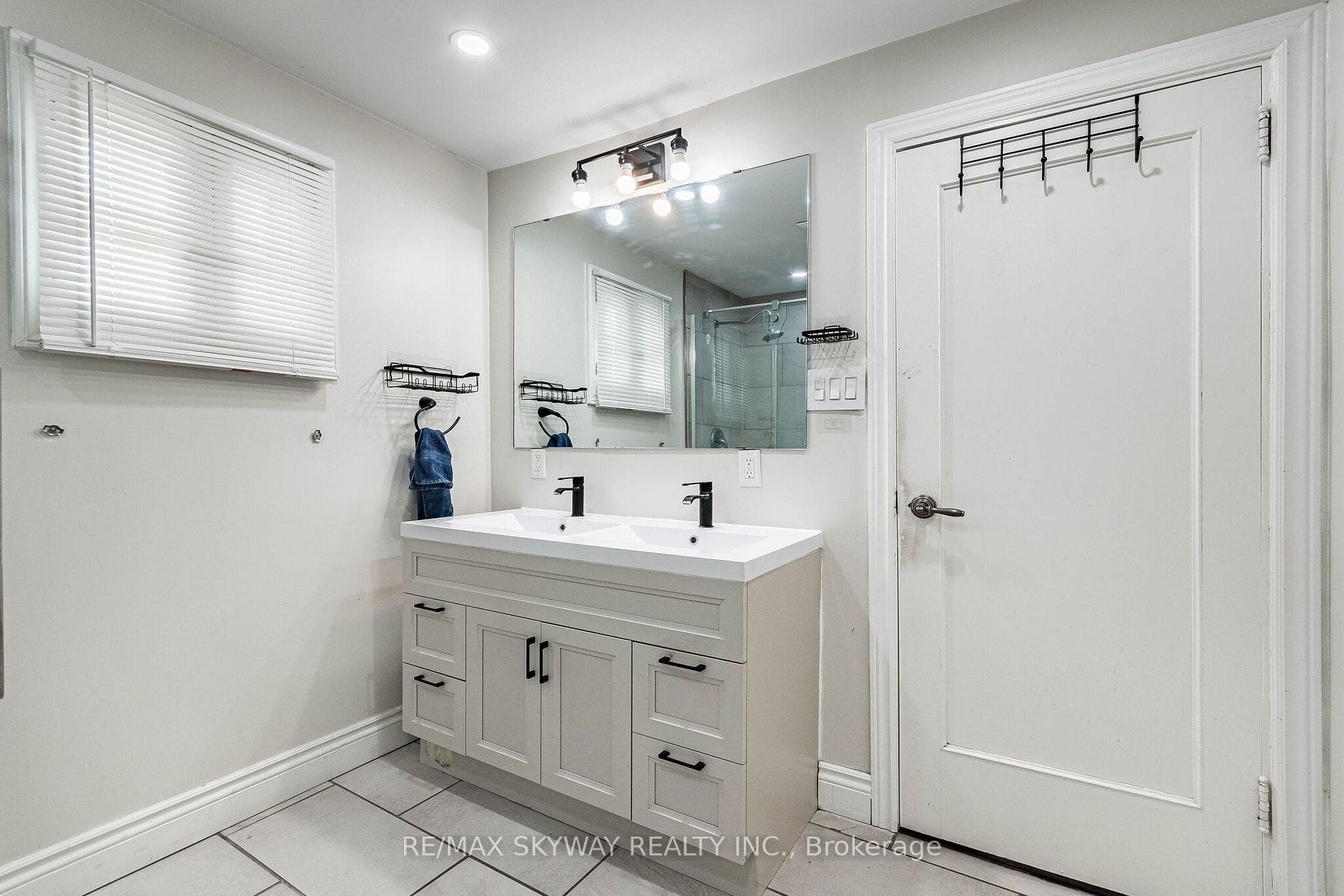 1230 Duke Street photo 39