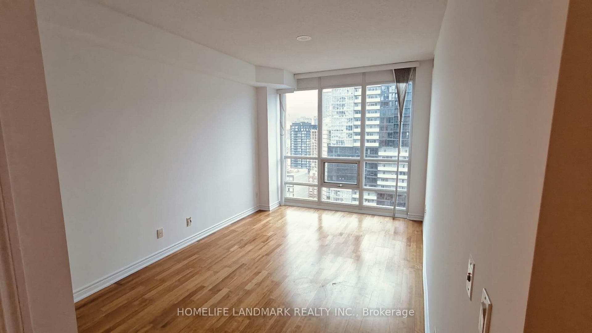 761 Bay Street Unit 3207 photo 5