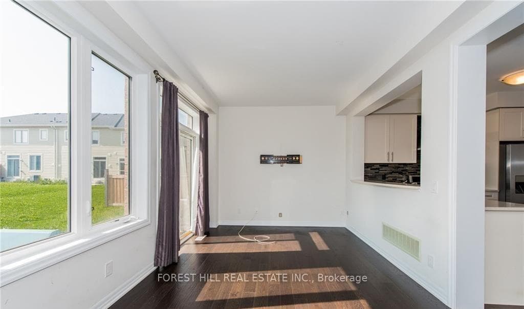 70 Hanson Crescent photo 12