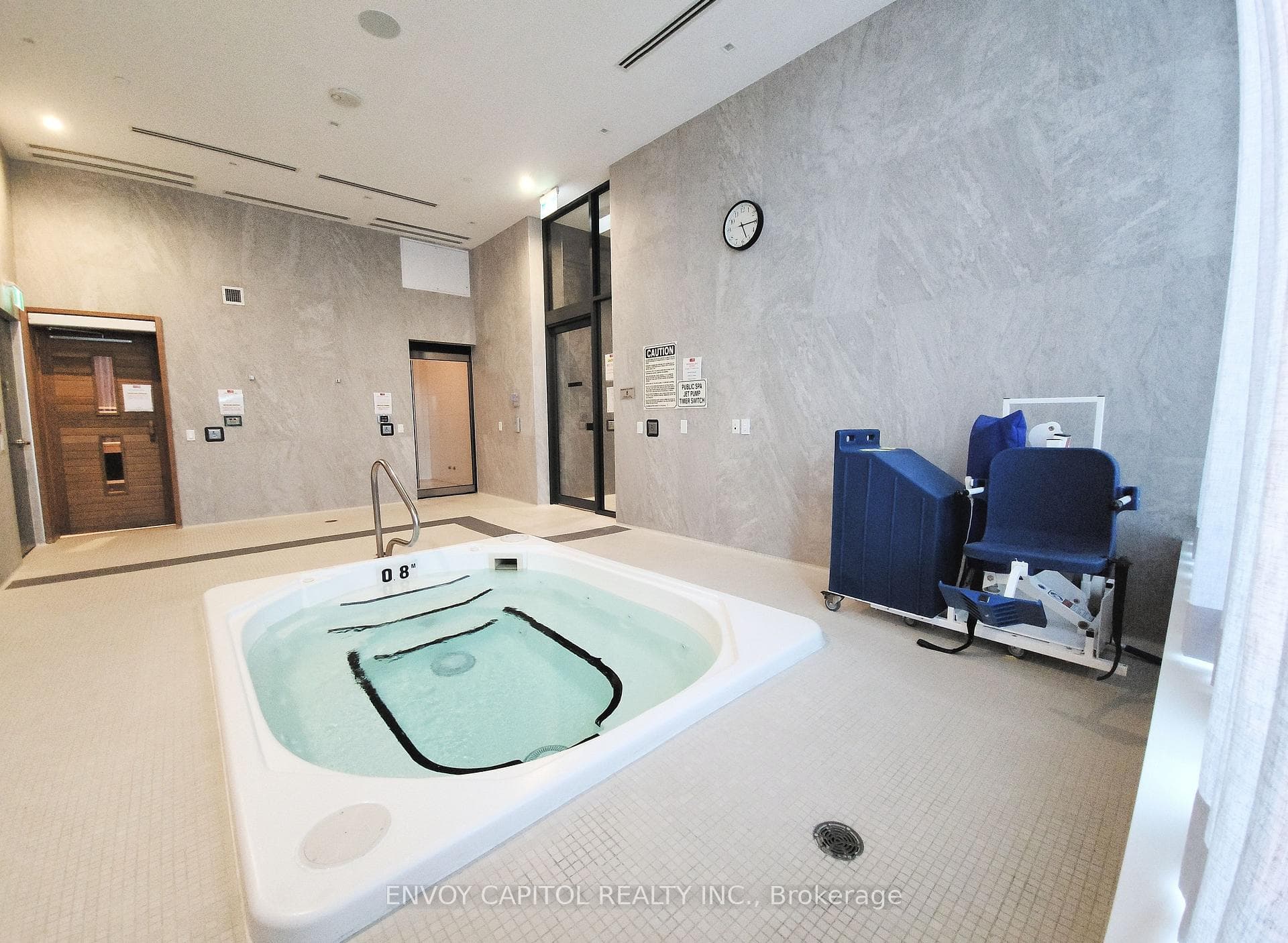 Hot tub & Sauna