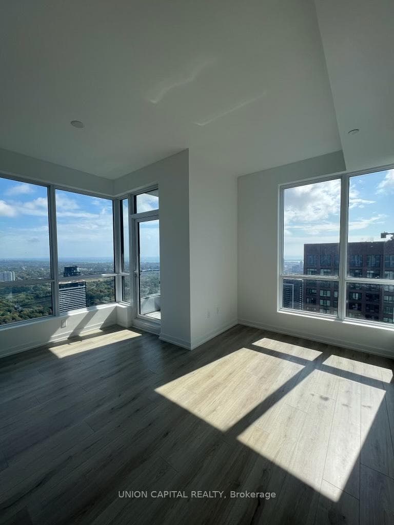 395 Bloor Street Unit 5310 photo 3