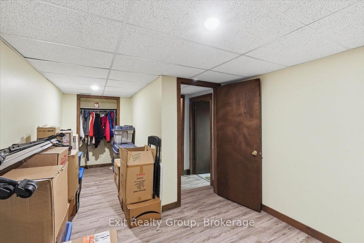 196 Elmwood Drive photo 22