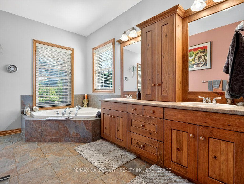 3297 Tallman Drive photo 31