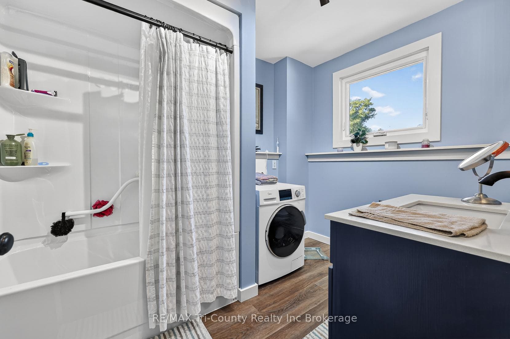 335 Broadway Street photo 20