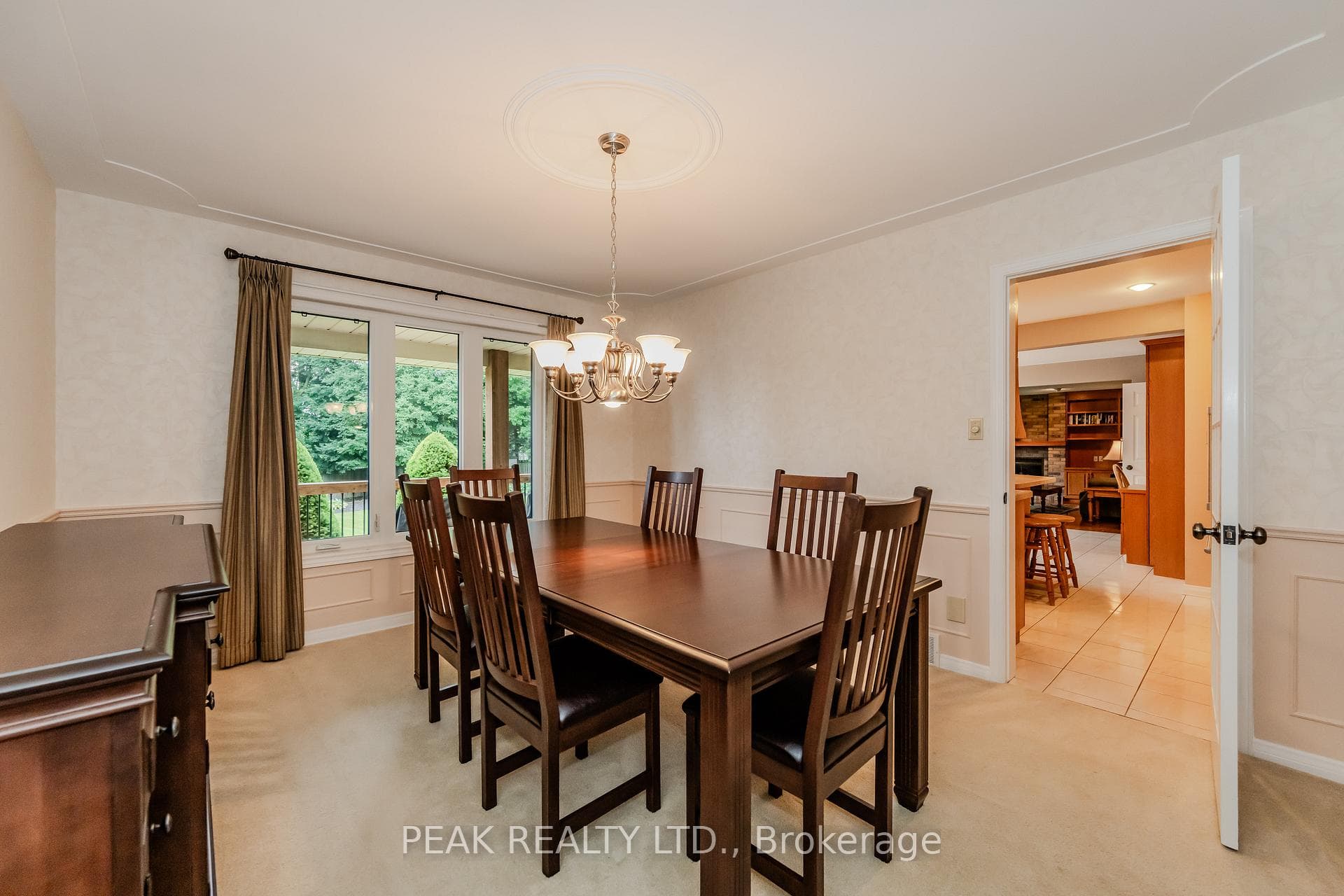 600 Stonebury Crescent photo 6