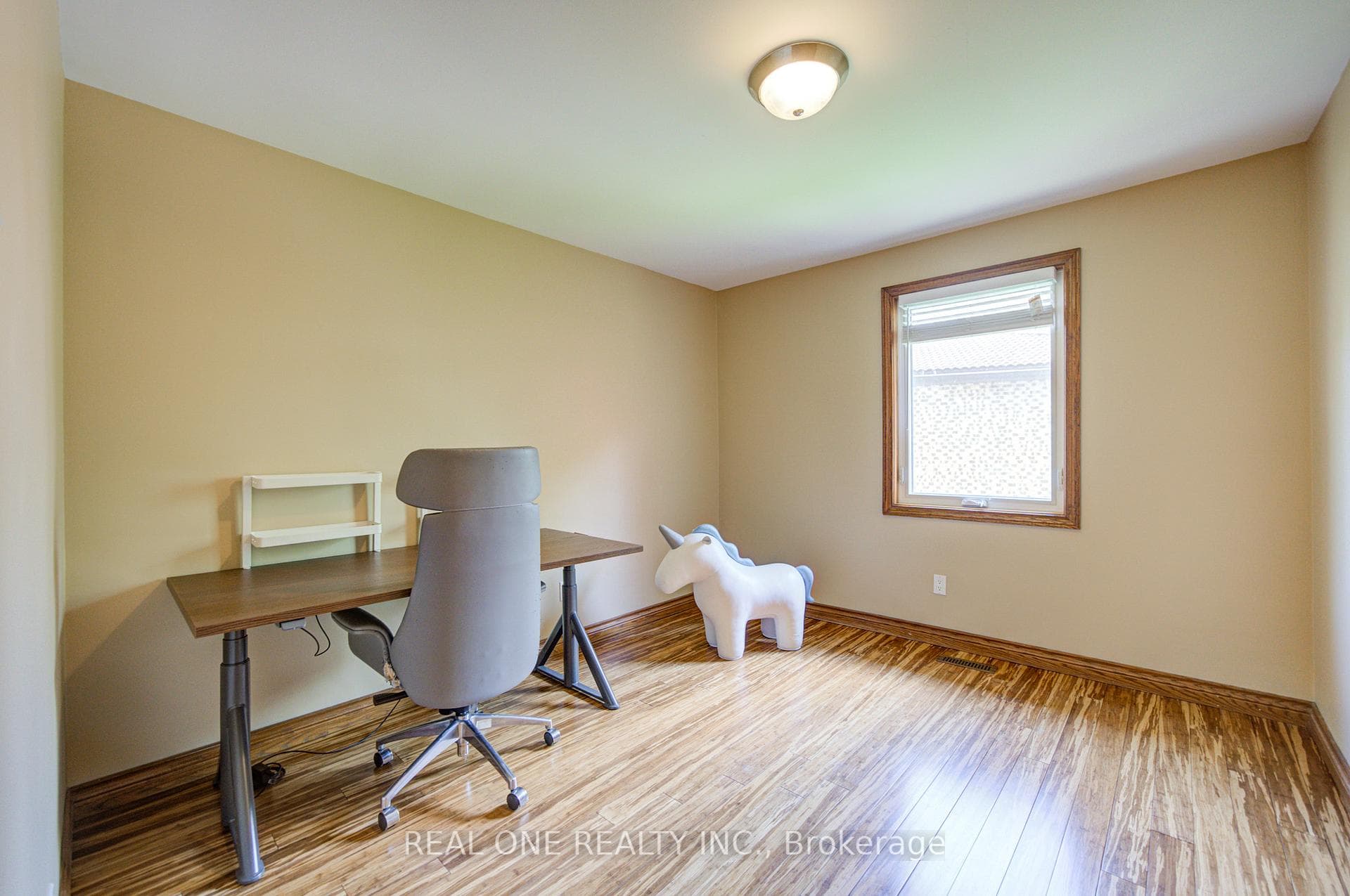 1439 Ballyclare Drive photo 21
