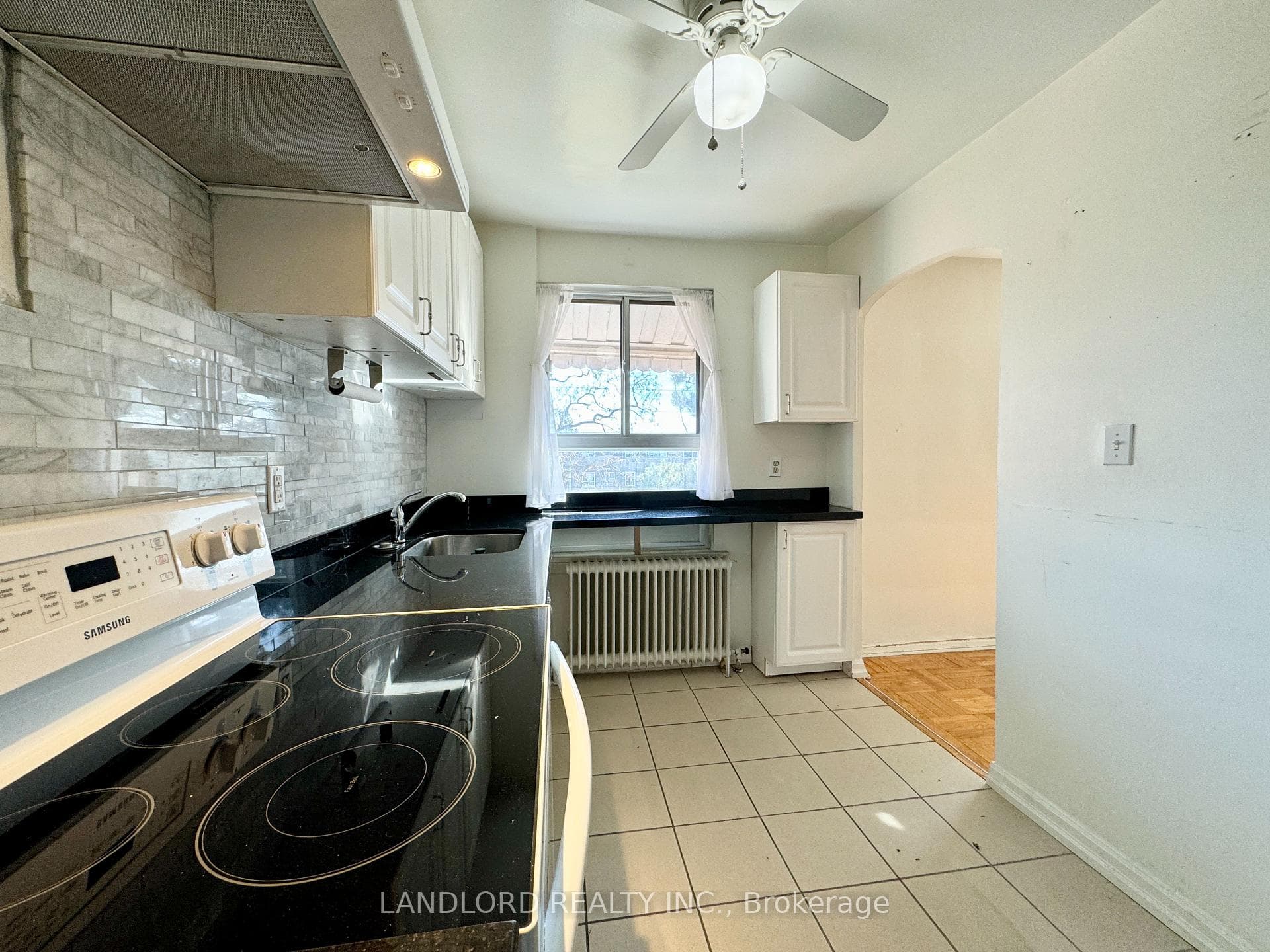 2696 Lake Shore Boulevard Unit 5 photo 3