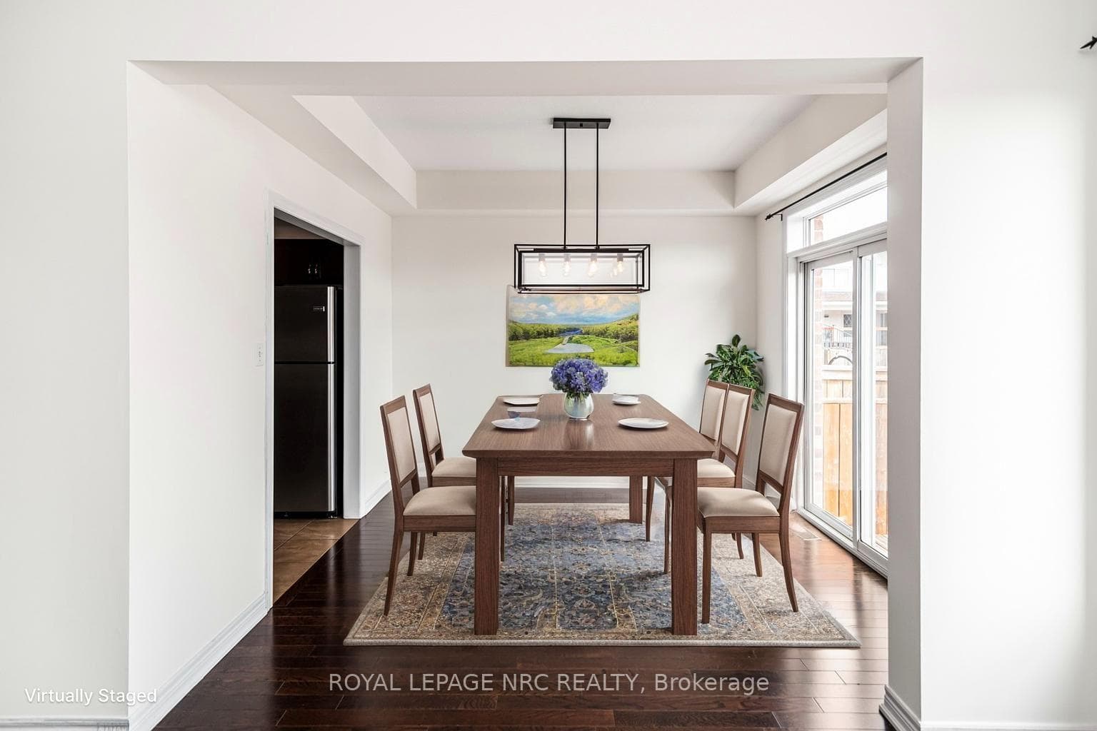 Virtually staged dining room