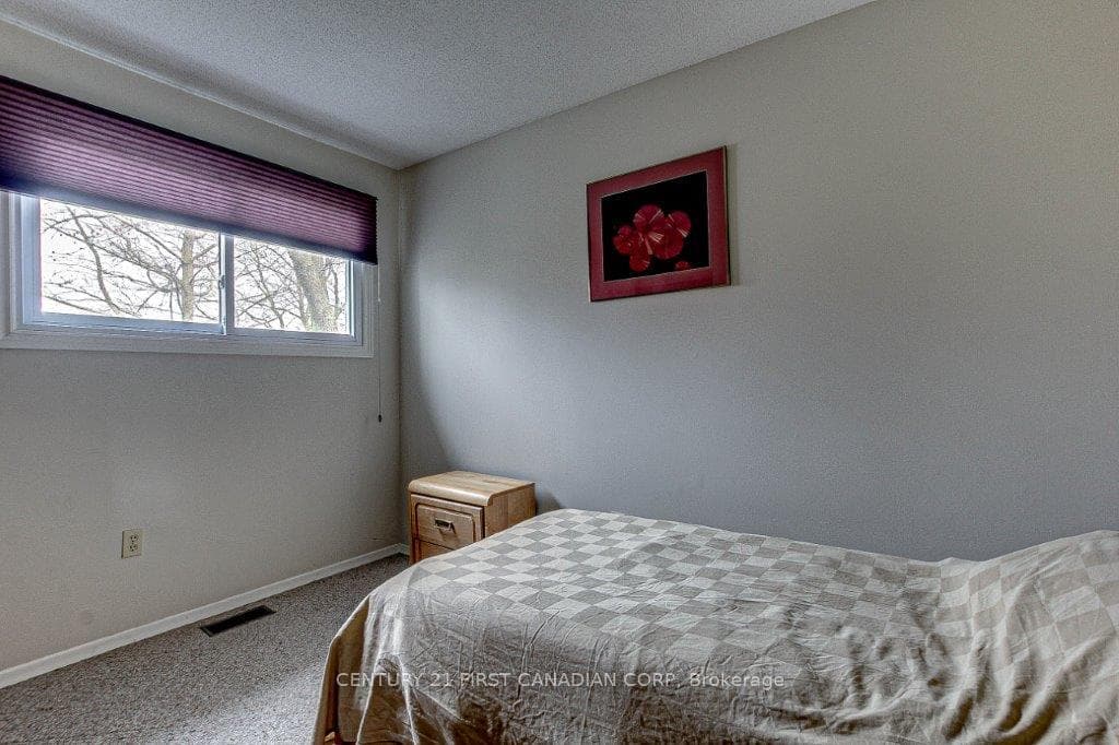 49 Aldersbrook Crescent photo 19