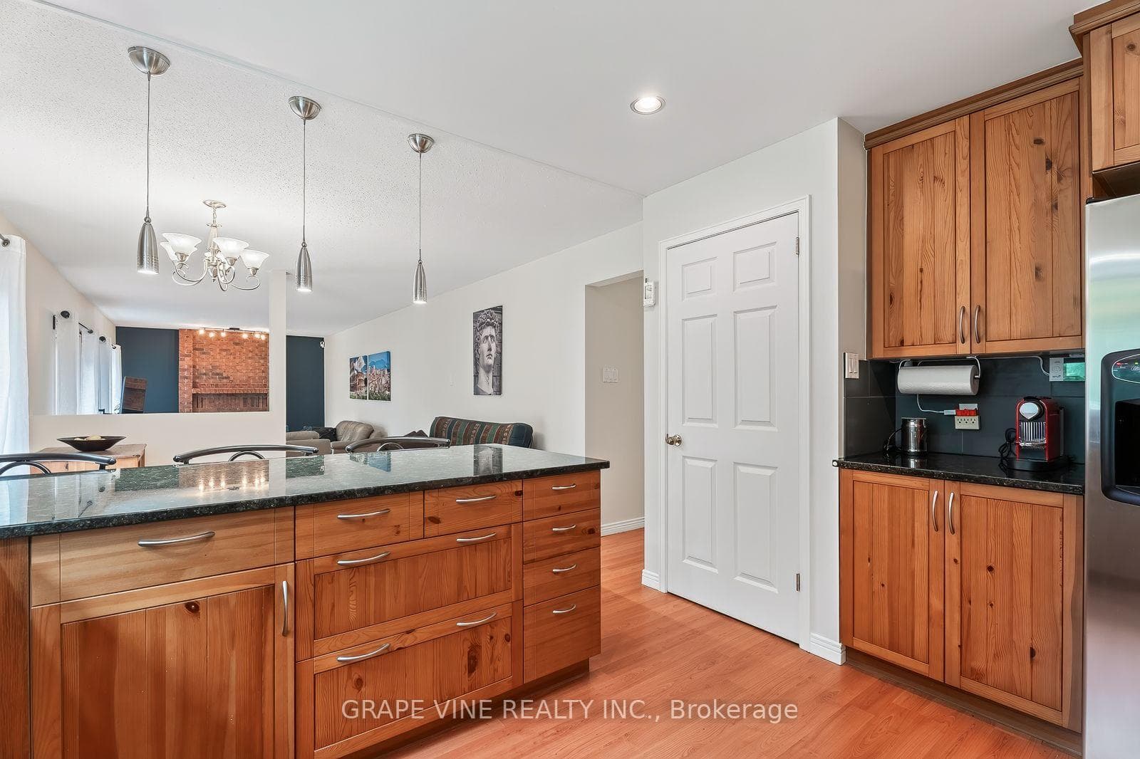 109 MIDVALE Drive photo 17