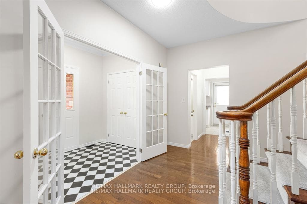 1404 Montresor Way photo 3