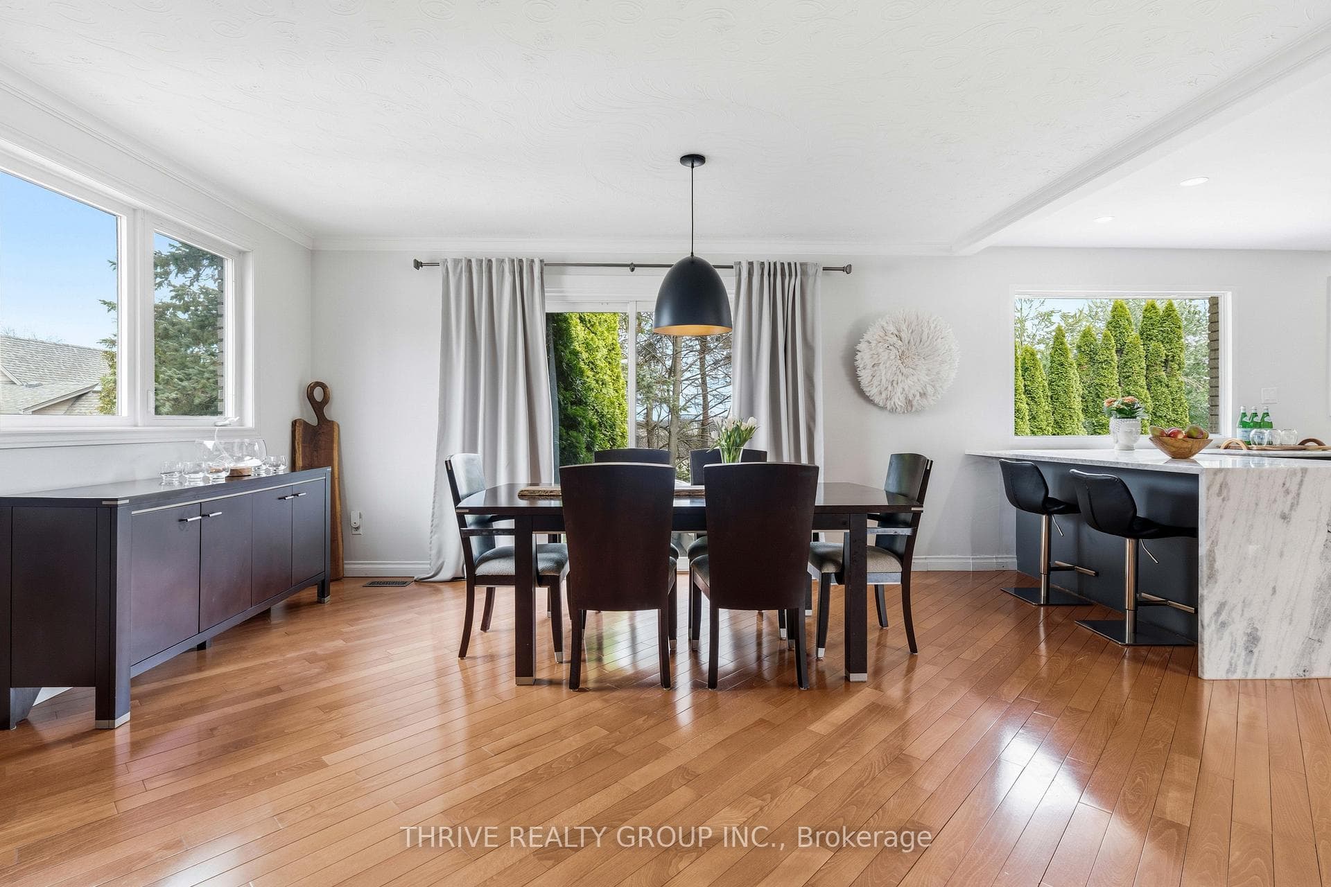 688 Westmount Hill Drive photo 11