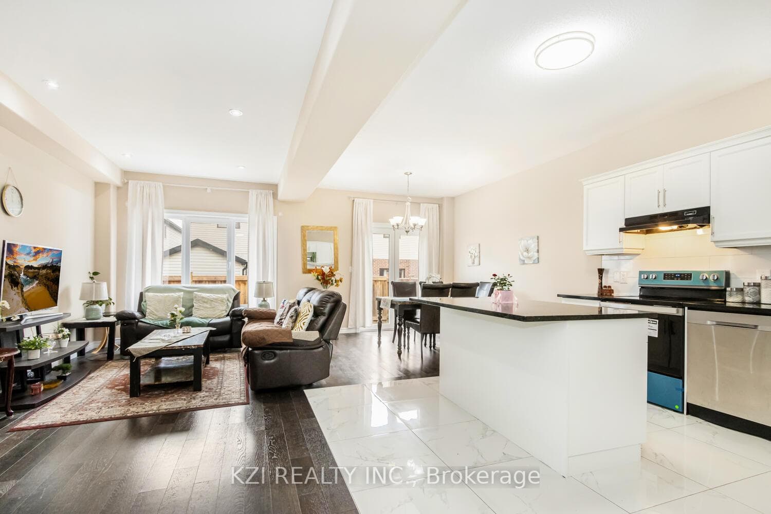 67 Honey Street photo 5