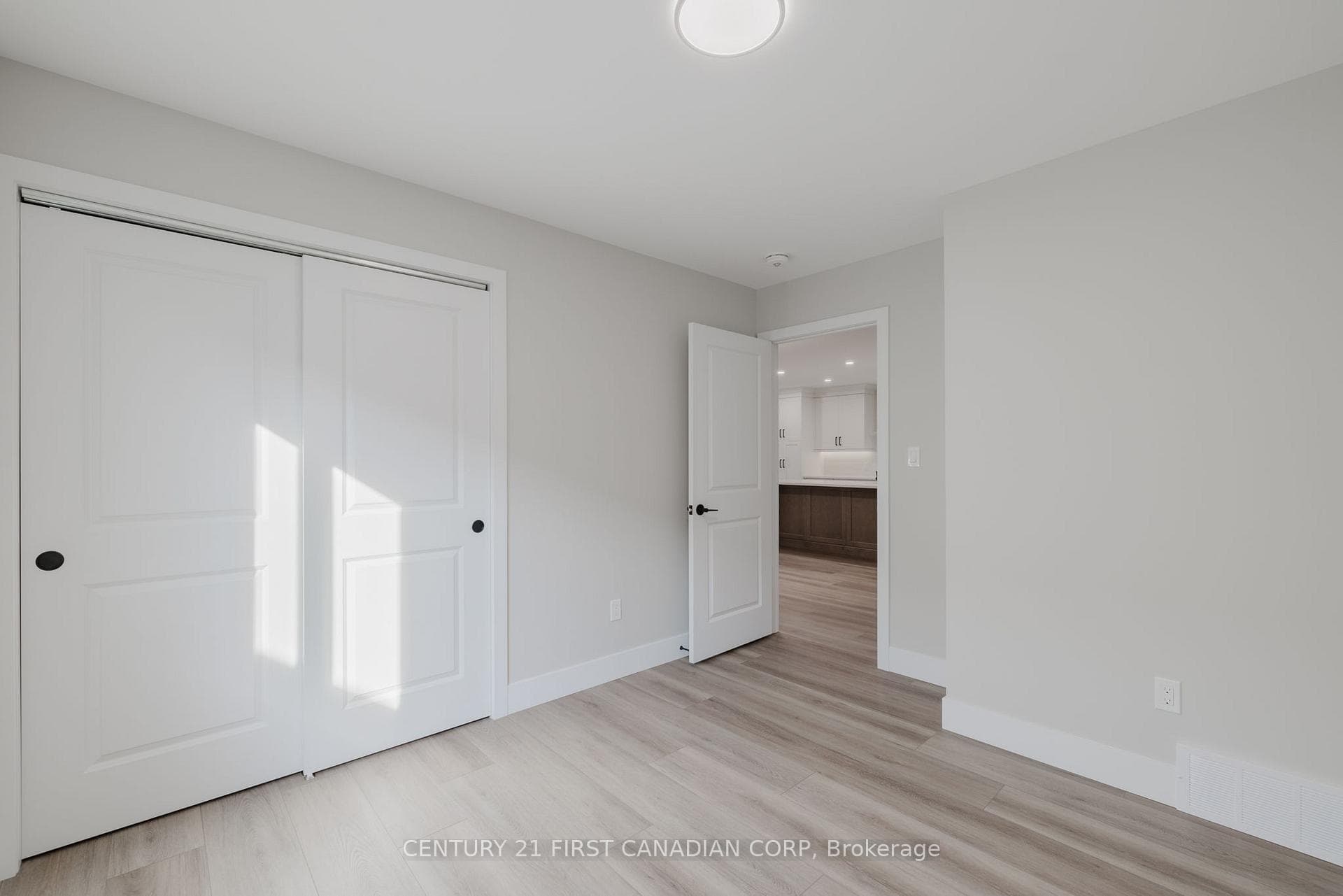 107 Victoria Avenue photo 24