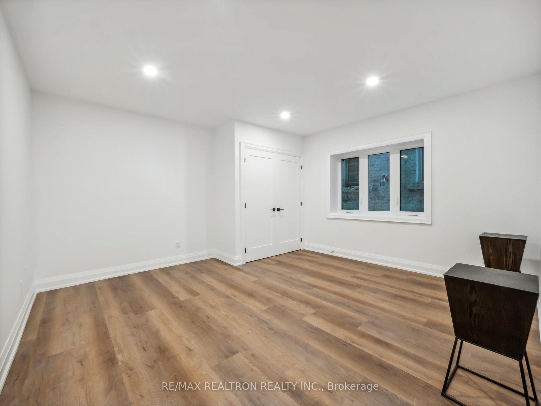 887 Avenue Road Unit Main photo 17