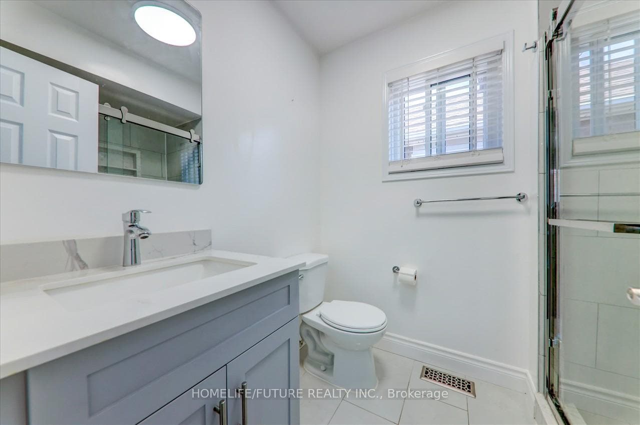 96 Booth Crescent photo 26