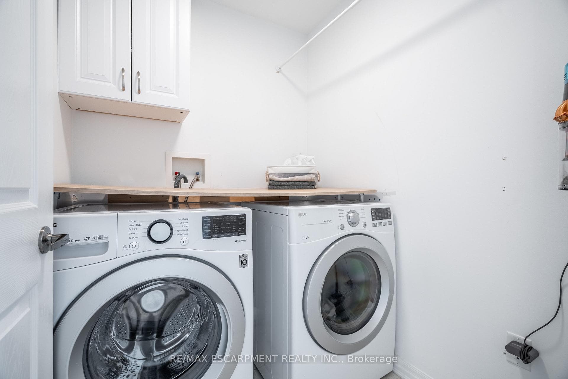 80 Montreal Circle photo 31