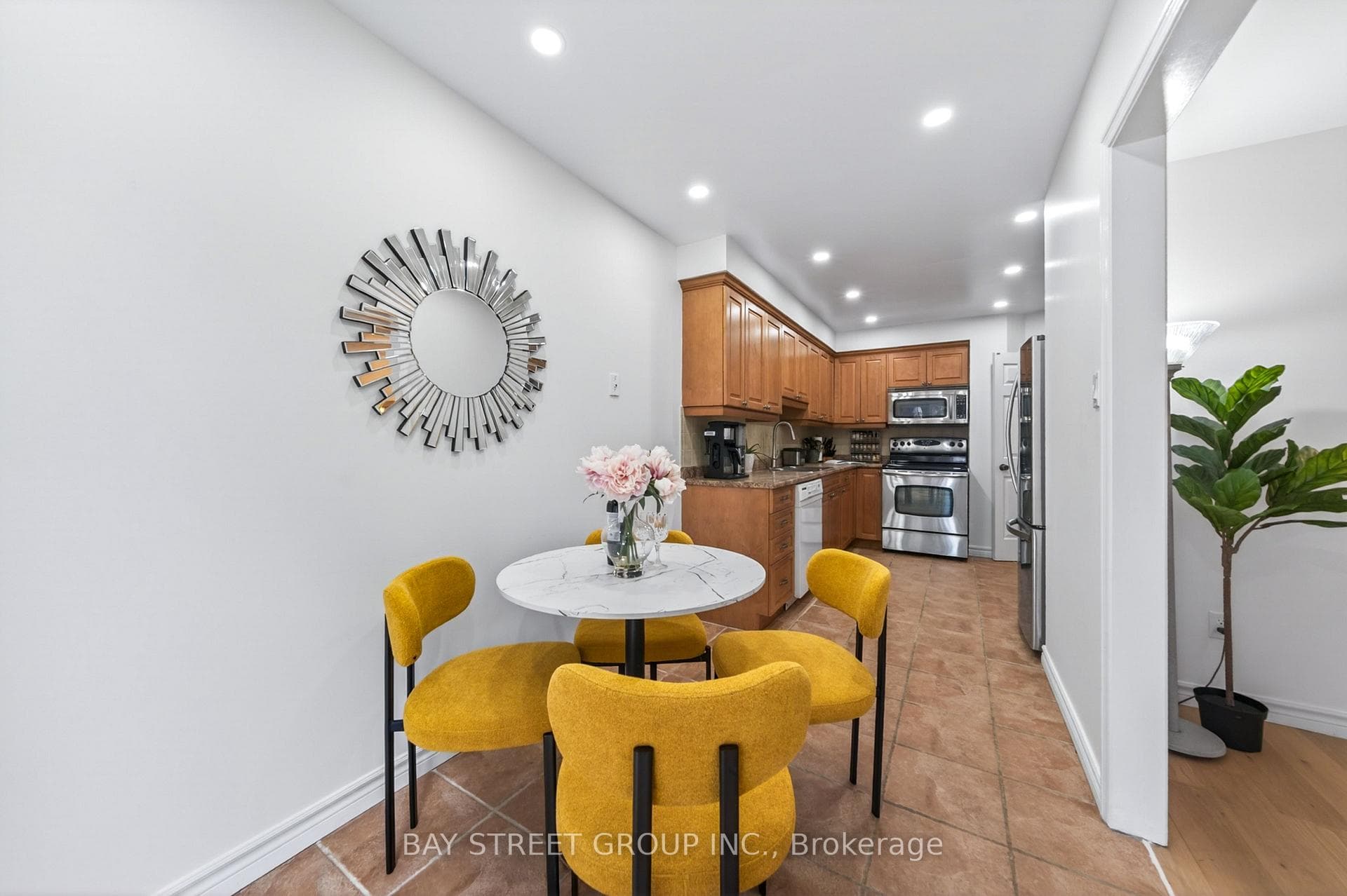 145 Sandyhook Square photo 33