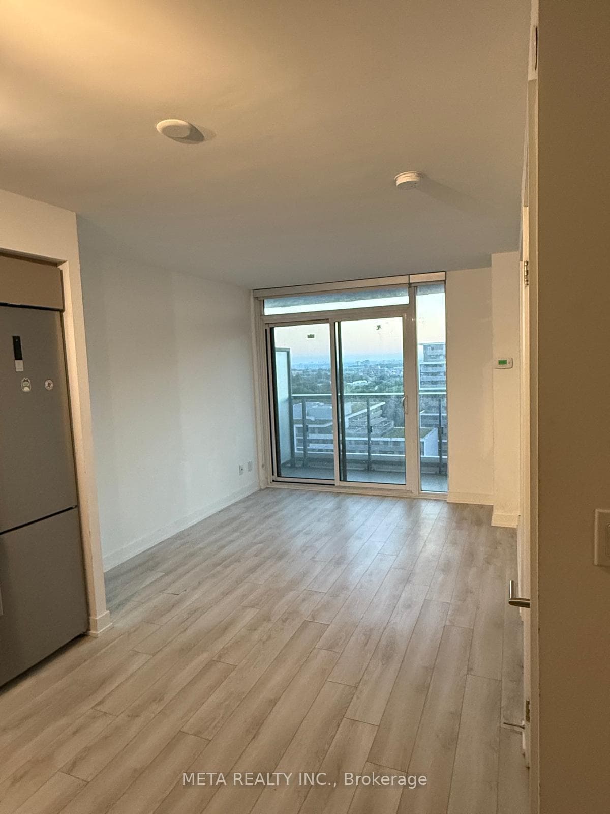 120 Varna Drive Unit 1420 photo 11