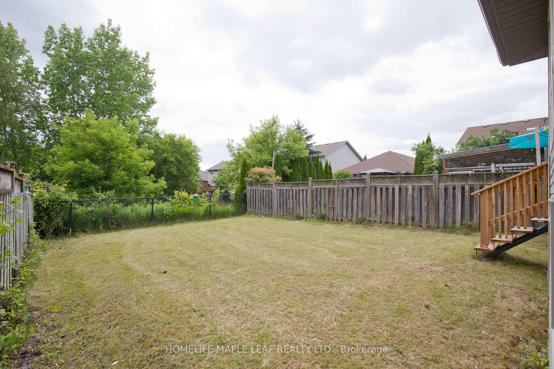 87 Wood Grove Crescent photo 39