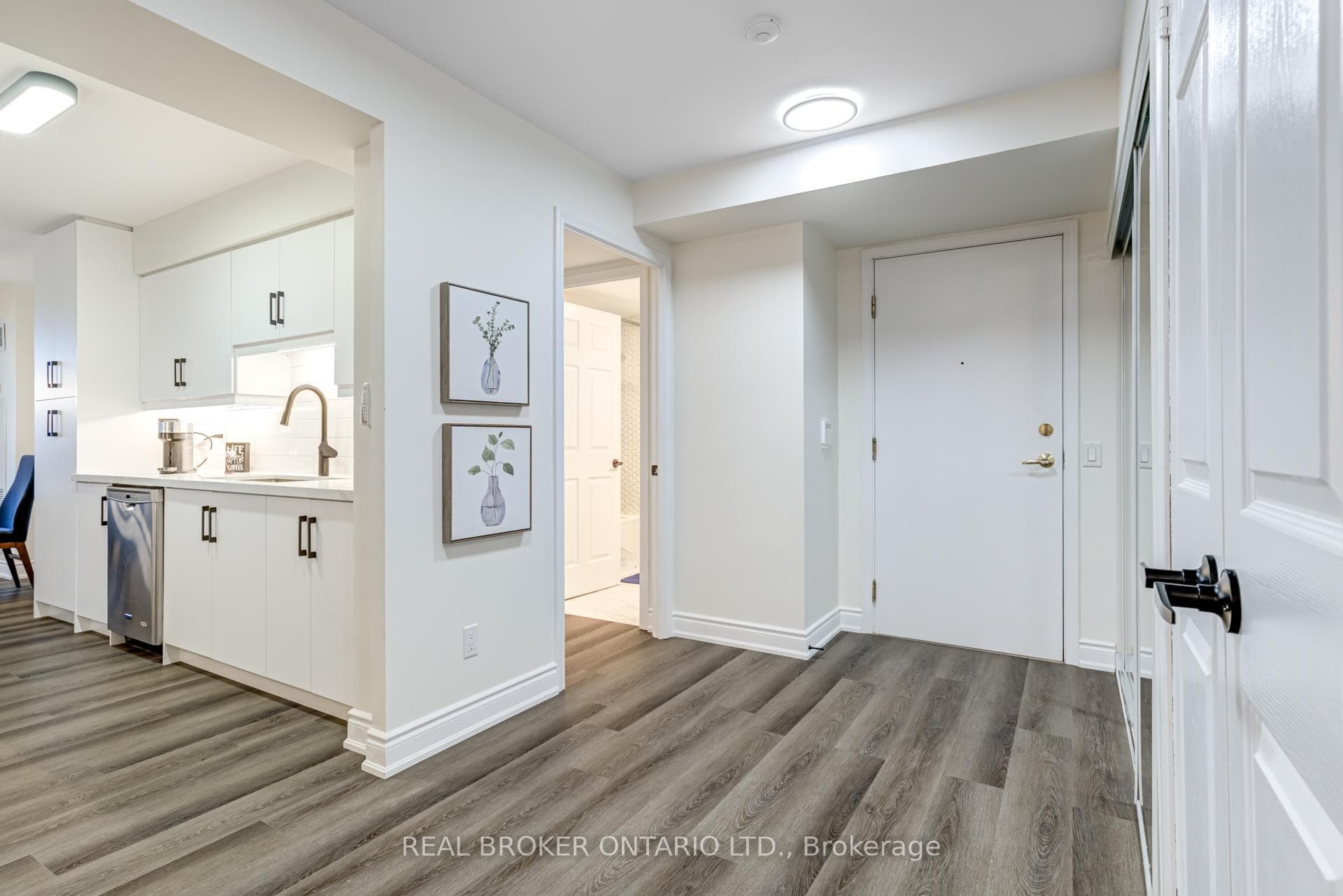 25 Kingsbridge Garden Circle Unit 2224 photo 5