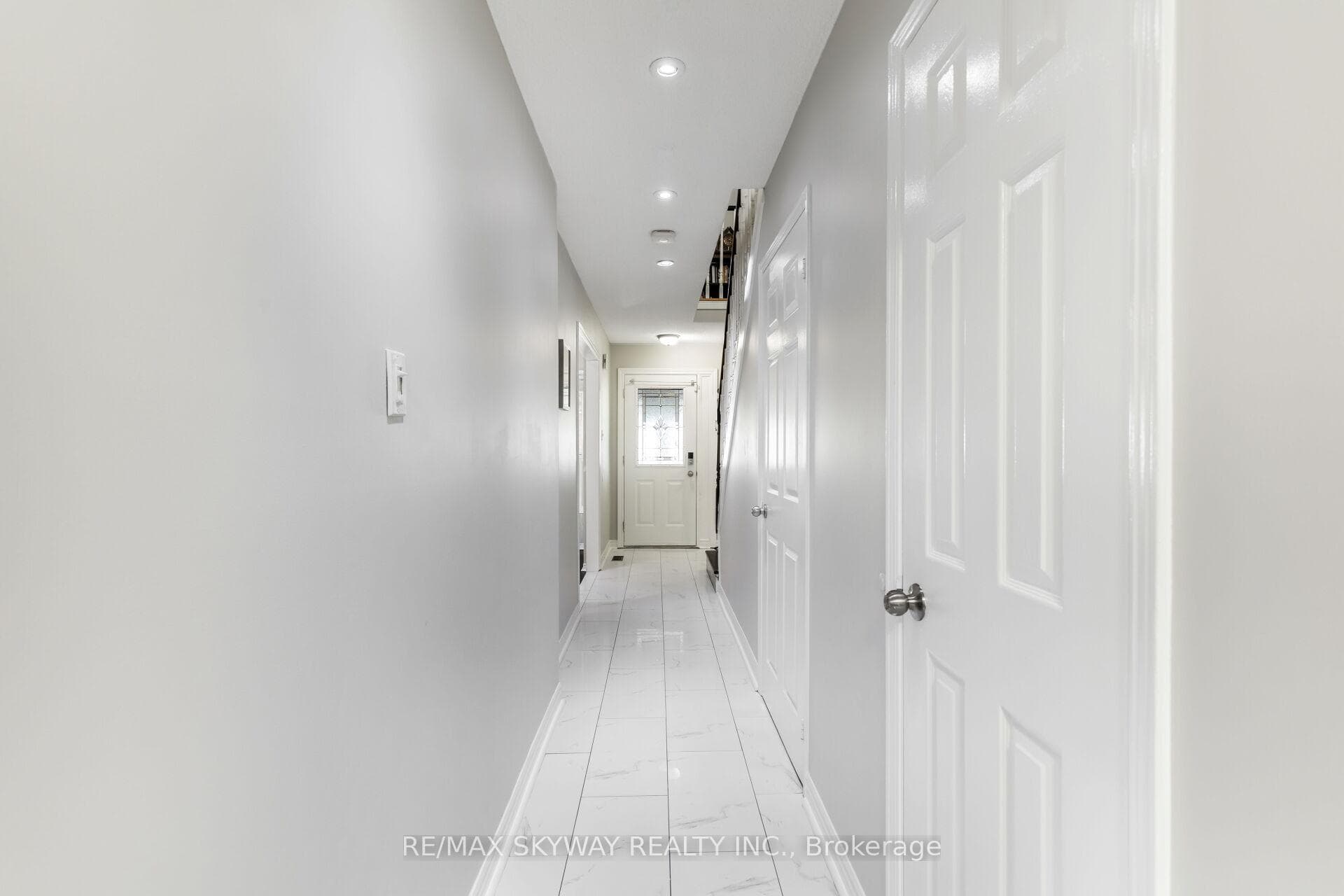 104 Sandmere Avenue photo 20