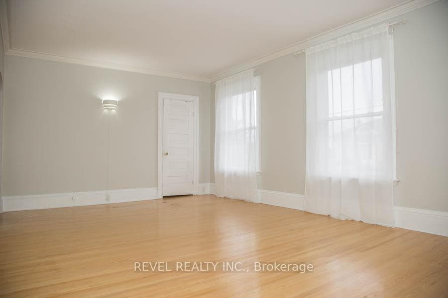 522 Colborne Street Unit UPPER photo 21