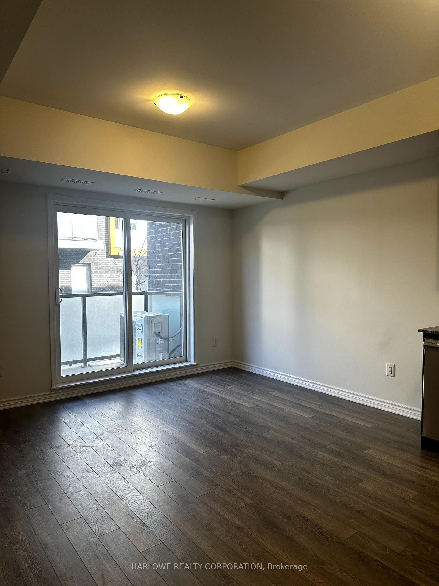 2789 Eglinton Avenue Unit 411 photo 5