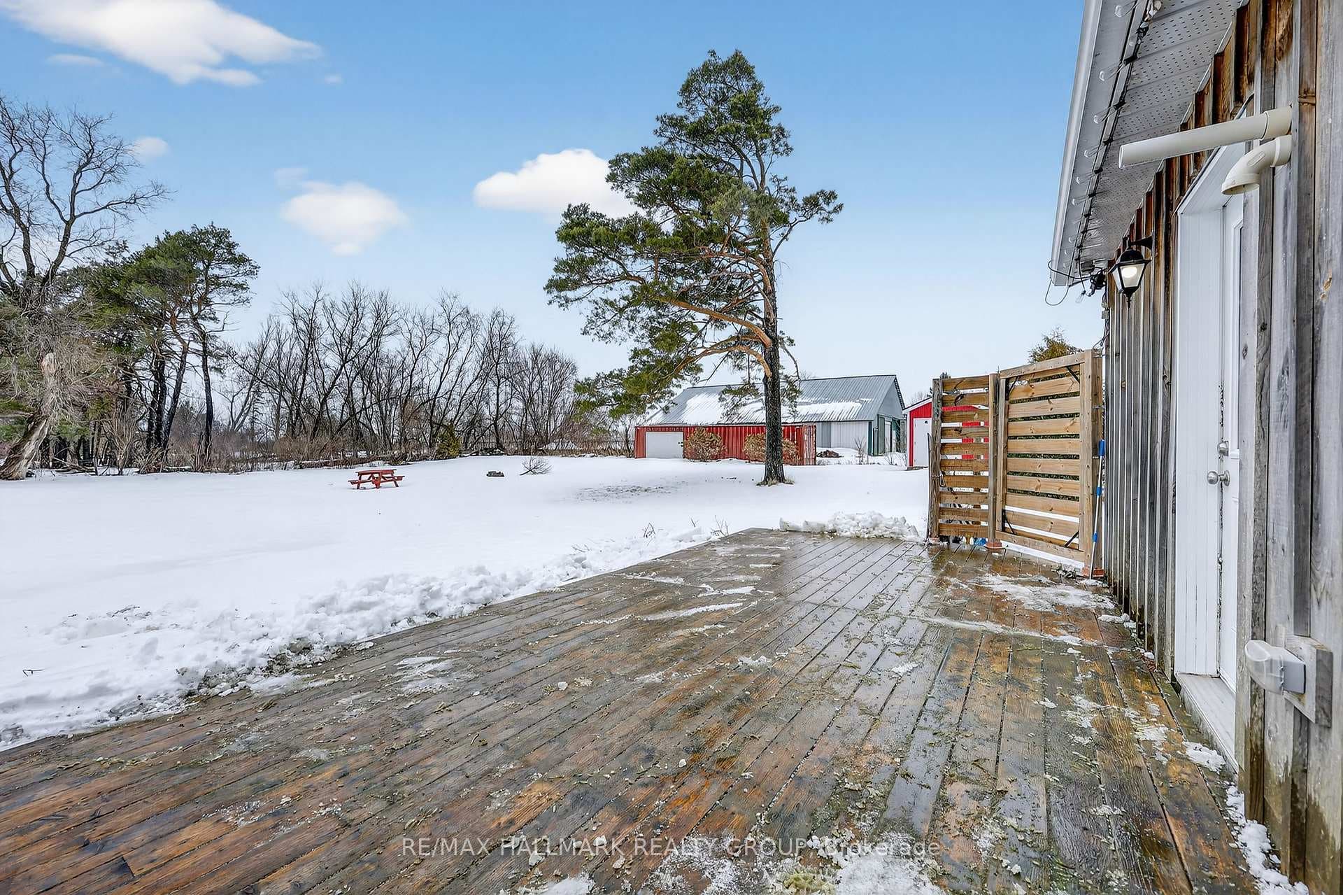 633 Russell Road photo 36