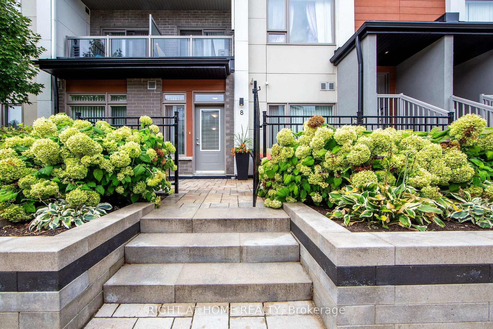 50 Orchid Place Drive Unit 8 photo 1