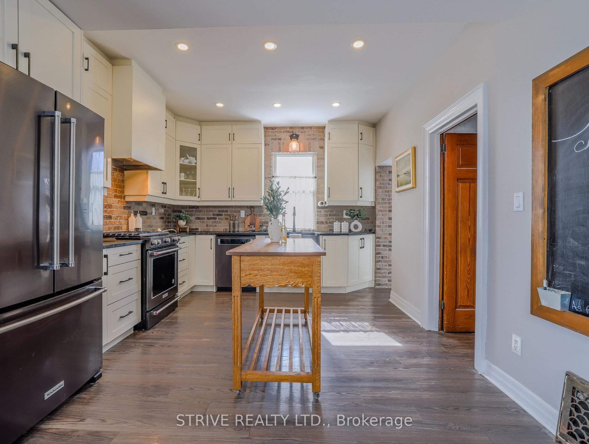 75 Oshawa Boulevard photo 12