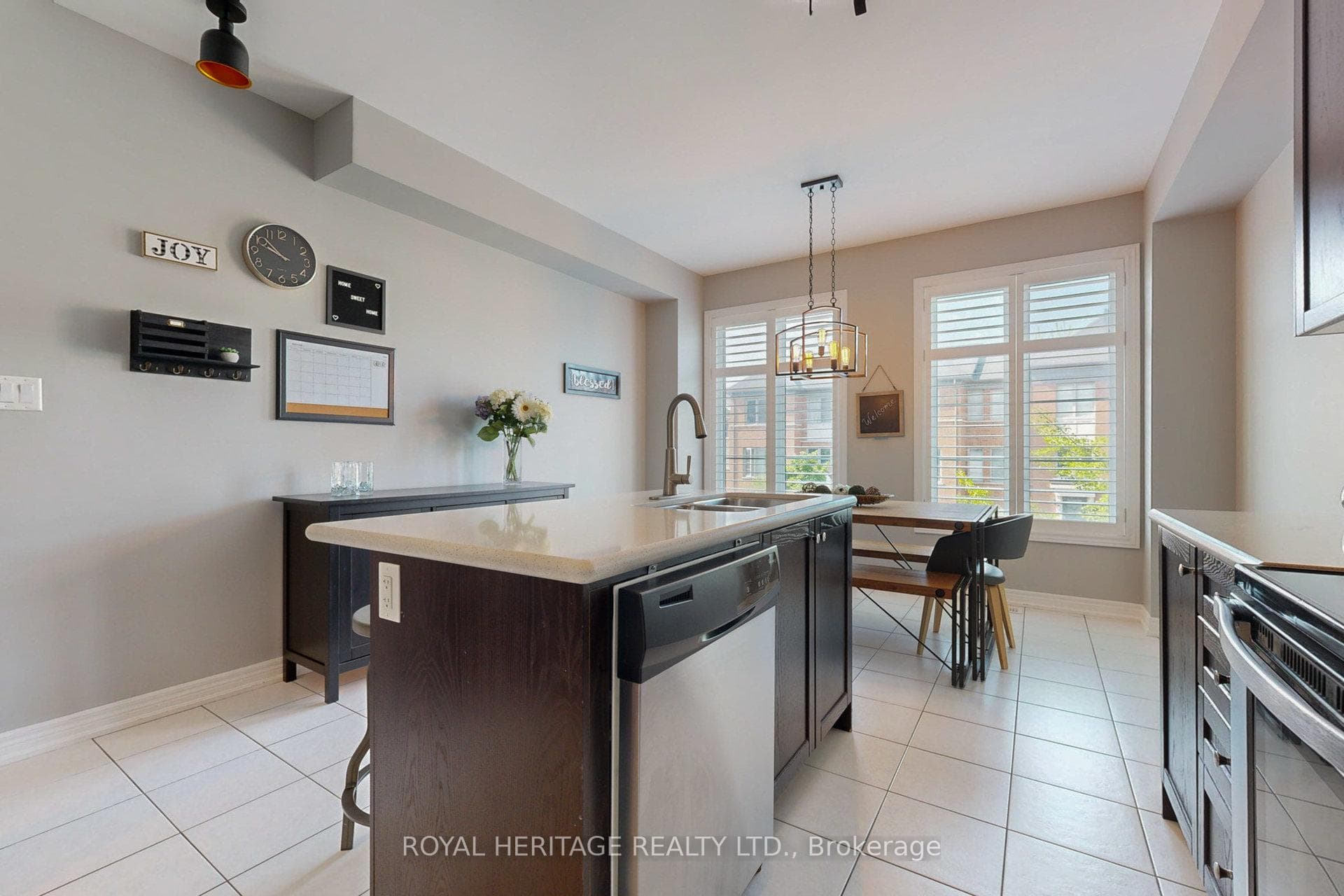 46 Belanger Crescent photo 9