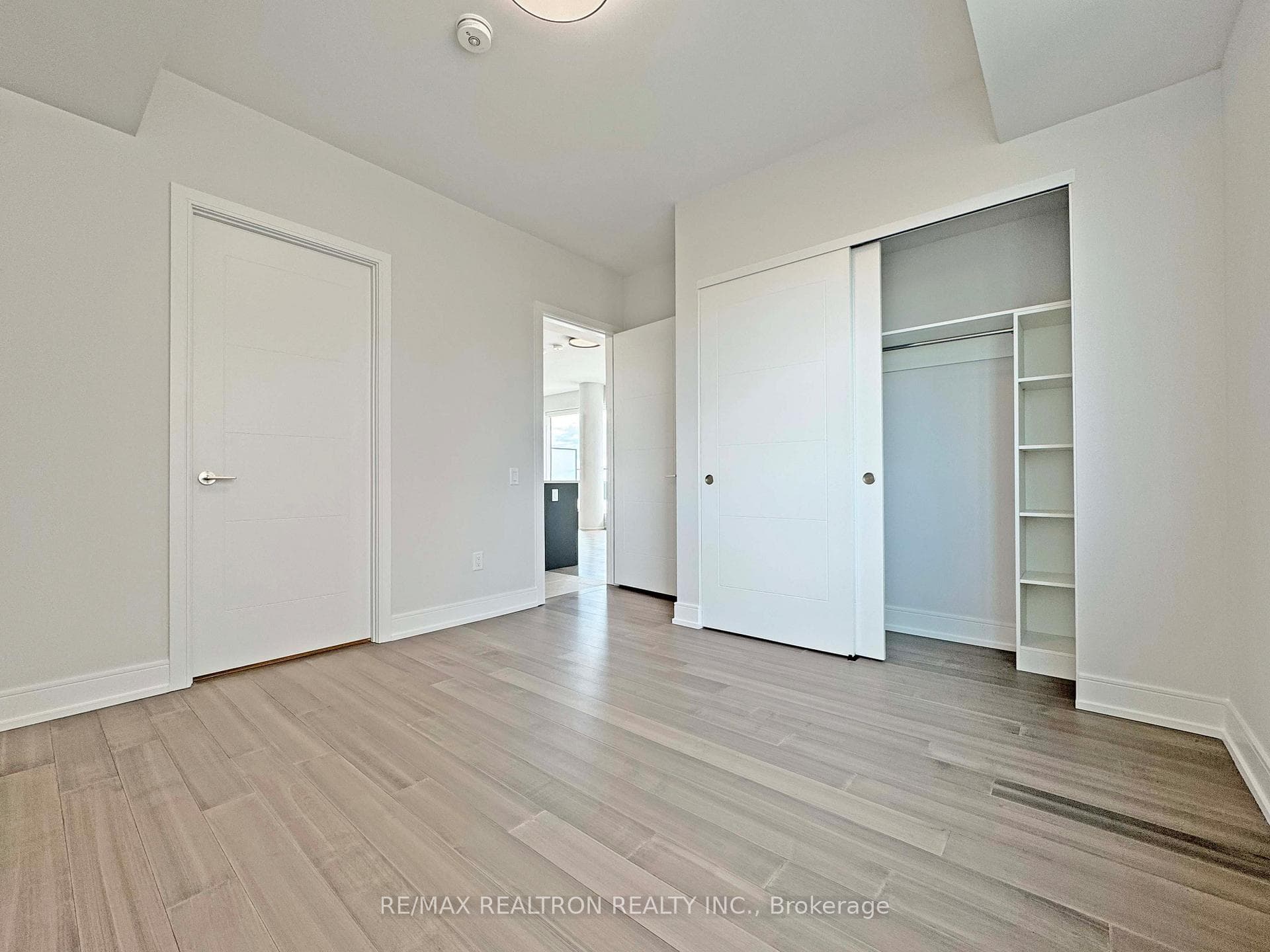664 Spadina Avenue Unit 1001 photo 6