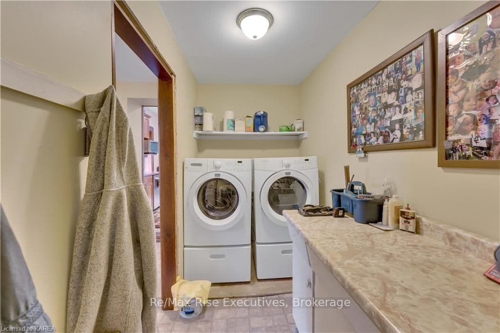 285 THOMAS Street photo 7