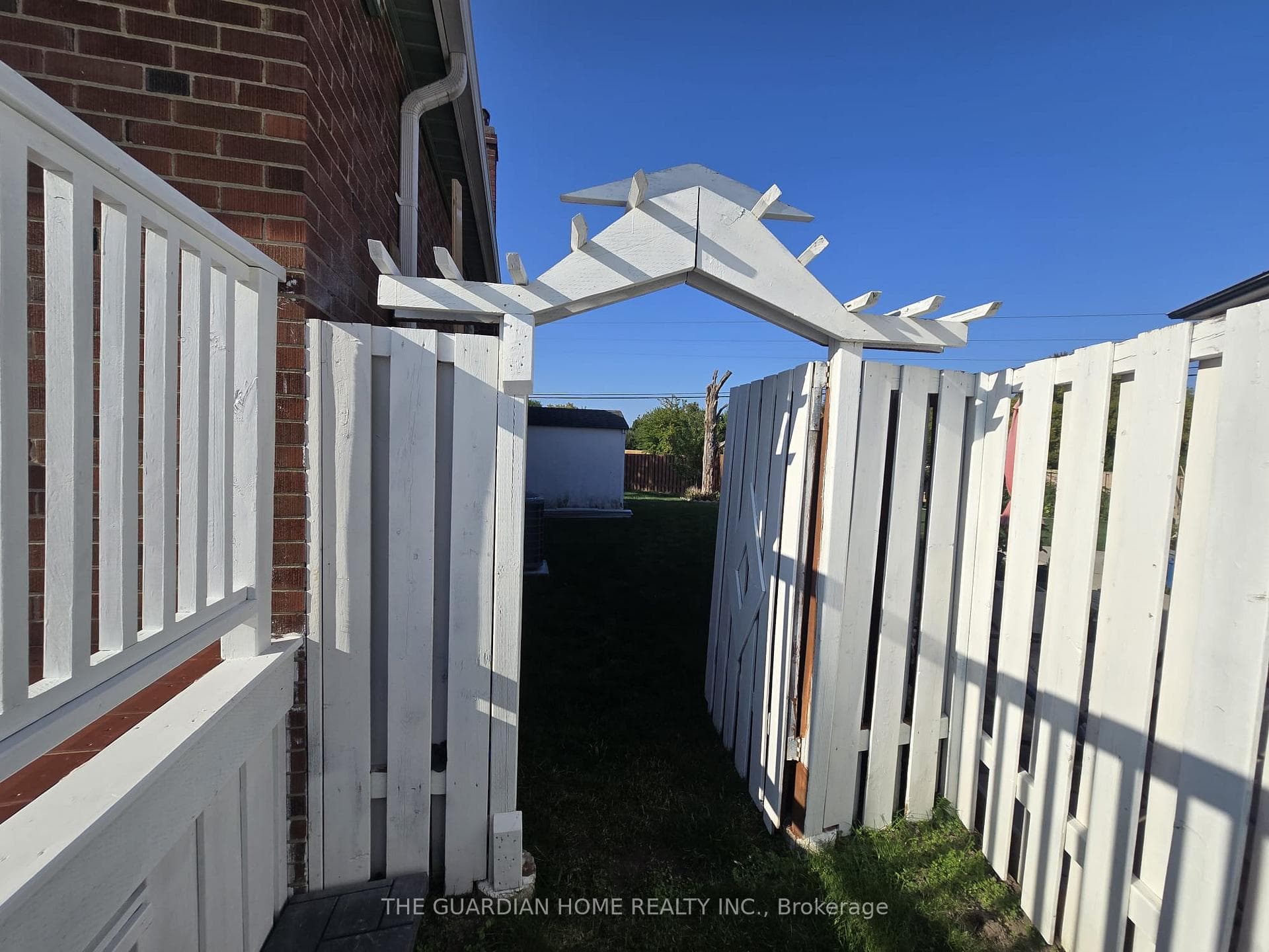 15 Princemere Crescent photo 23