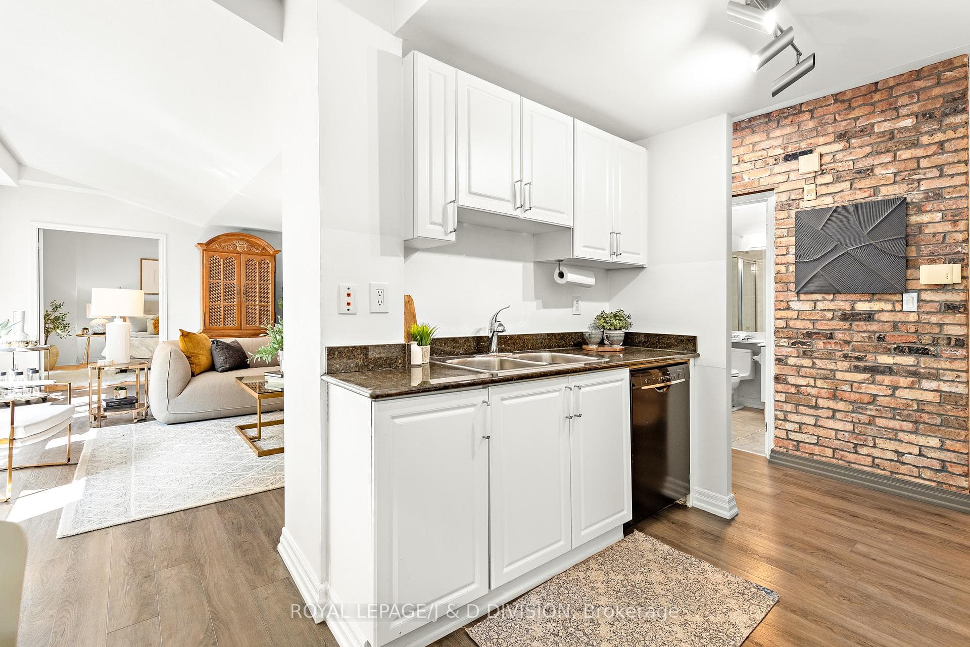 119 Merton Street Unit 118 photo 16