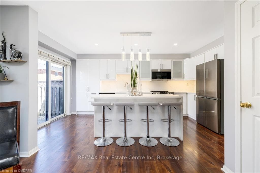 1595 EVANS Terrace photo 14