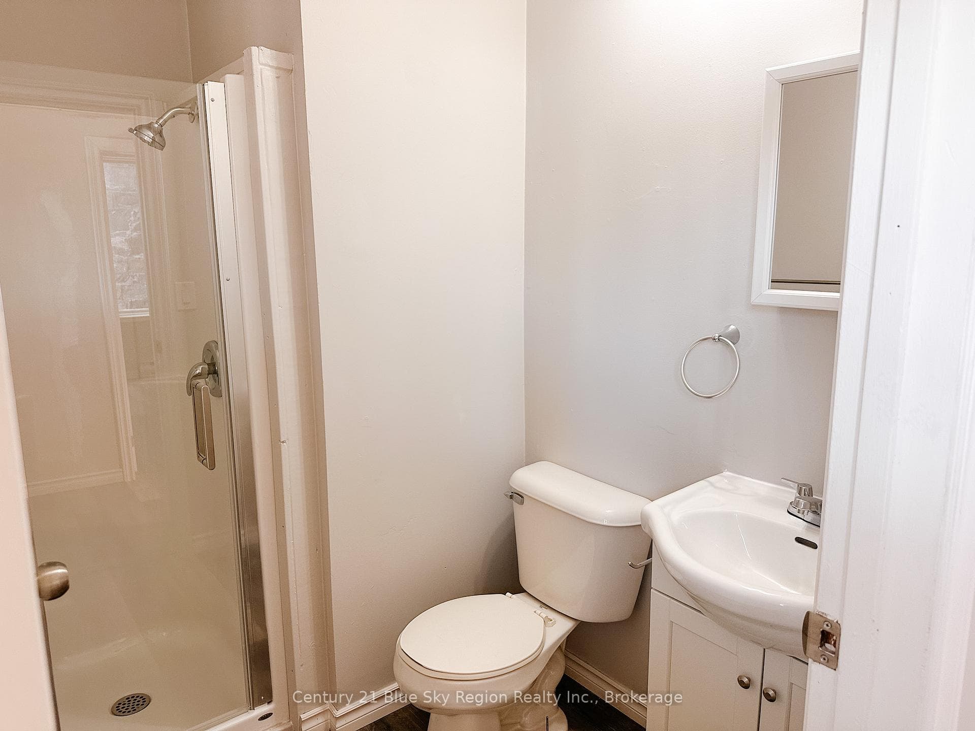 343 Fisher Street photo 9