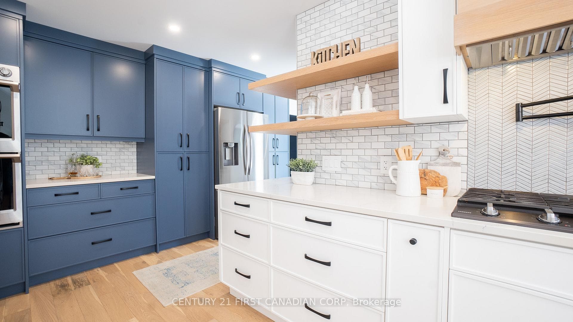 1337 Lakeshore Road photo 12