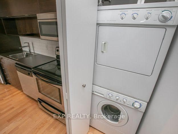 324 Laurier Avenue Unit 1401 photo 7