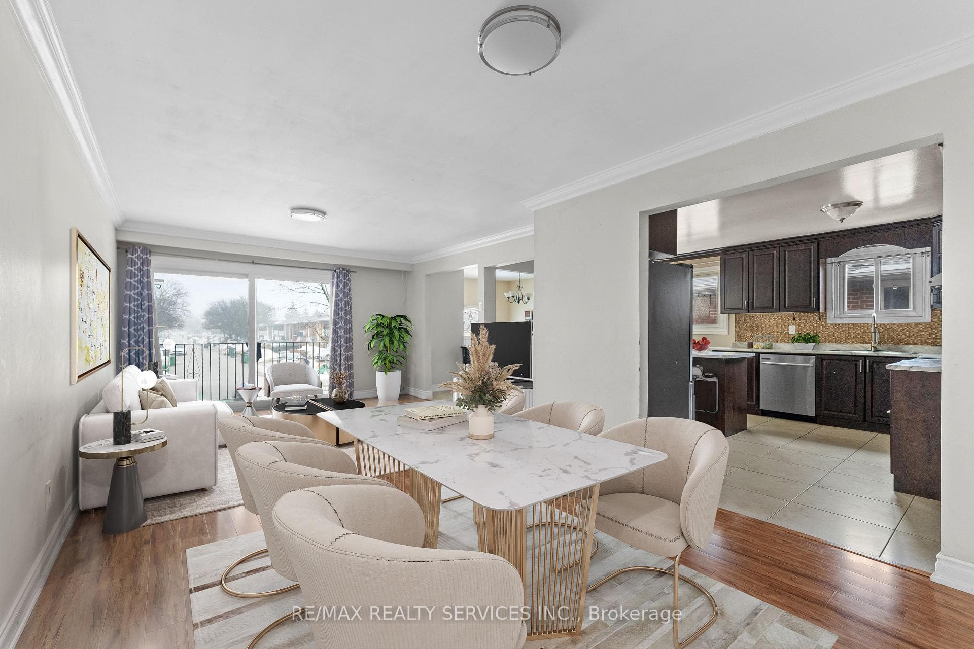10 Royal Salisbury Way photo 2