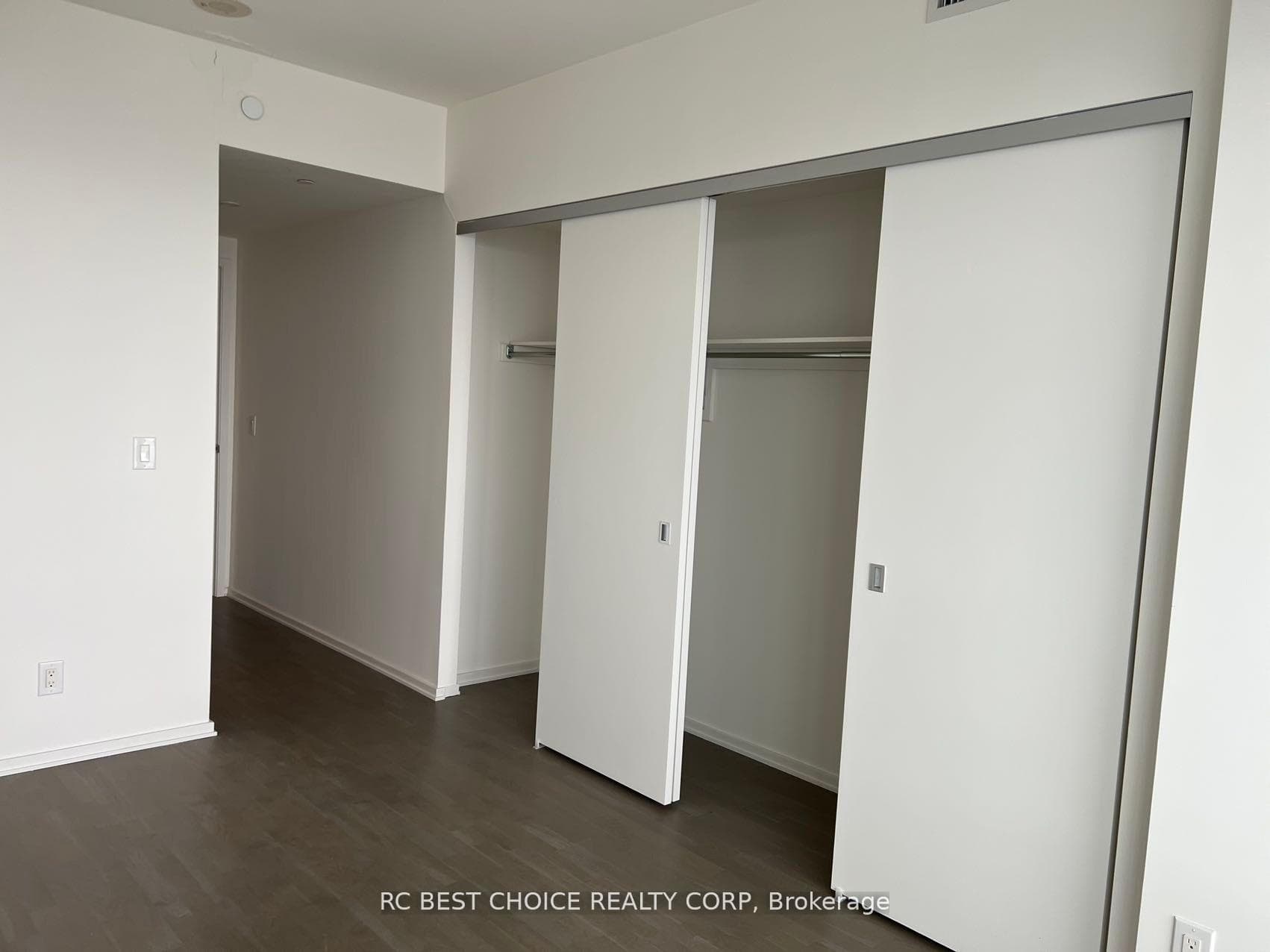 1 Bloor Street Unit 5509 photo 11