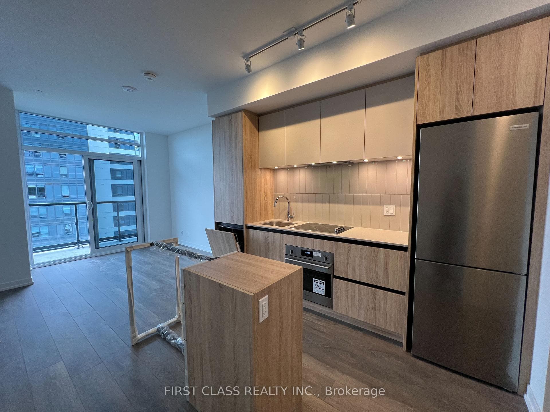 7950 Bathurst Street Unit 713 photo 8