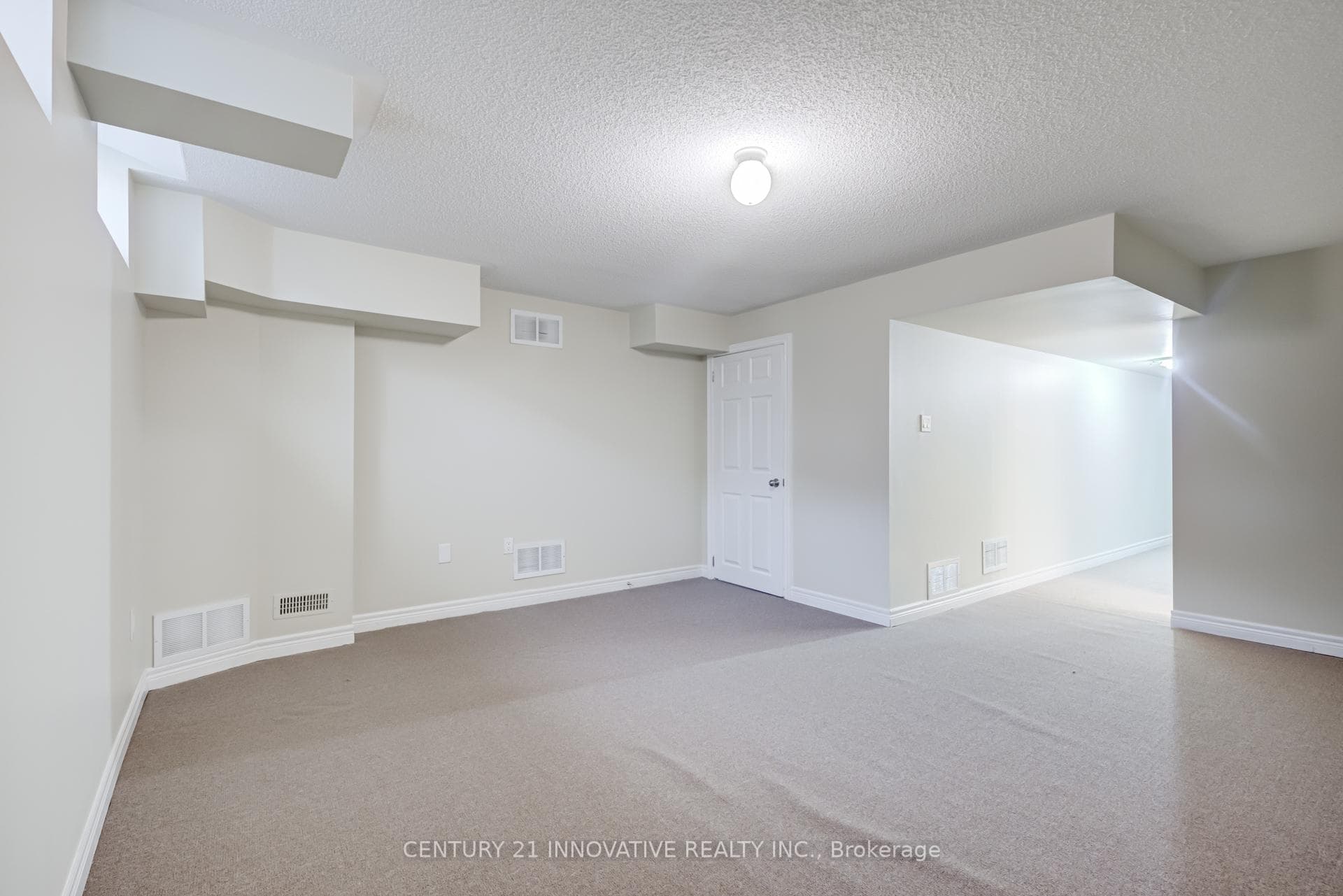 875 Transom Crescent photo 29